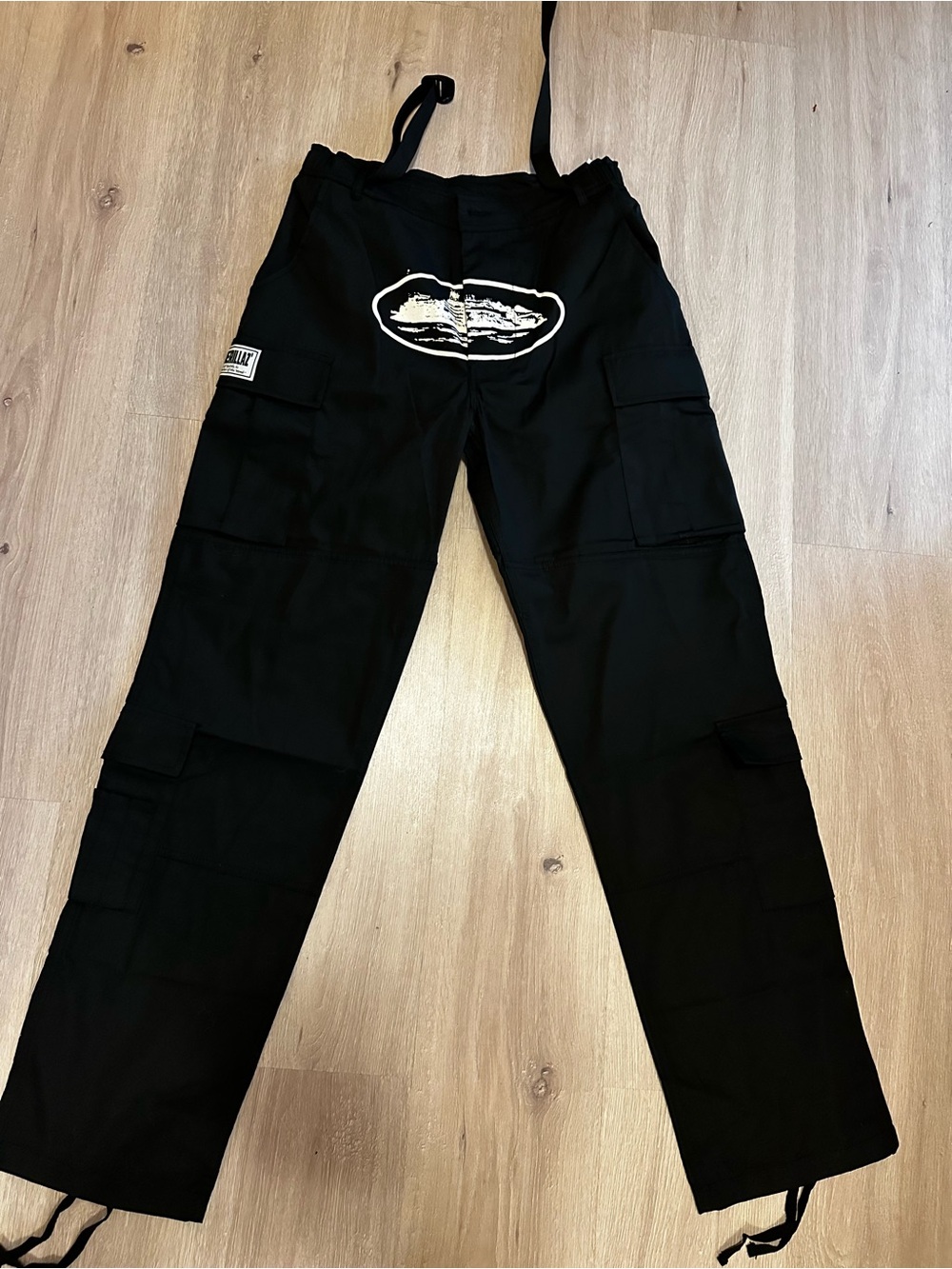 Black Men's Cargo Pants with Utility Pockets